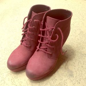 Raspberry chic bootie! Brand new!